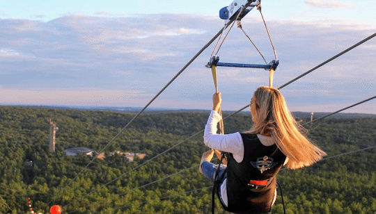 Highflyer solo woman flyer